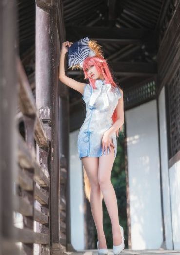 国产微乳美女_免费观看高清版