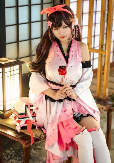 亚洲抱妹妹av_蓝光完整在线观看