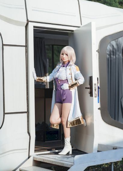 欧美女星包包街拍_1080视频大全